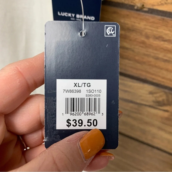 Lucky Brand size XL AC/DC Cream Graphic Tee NWT - Picture 7 of 8